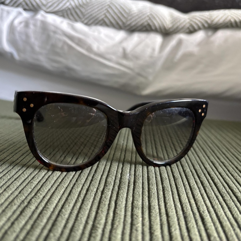 Classic Tortoise Shell Sunglasses